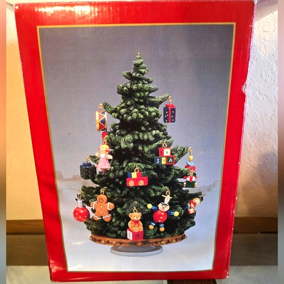 NEW musical hand painted Jason Keith resin Christmas tree decor.